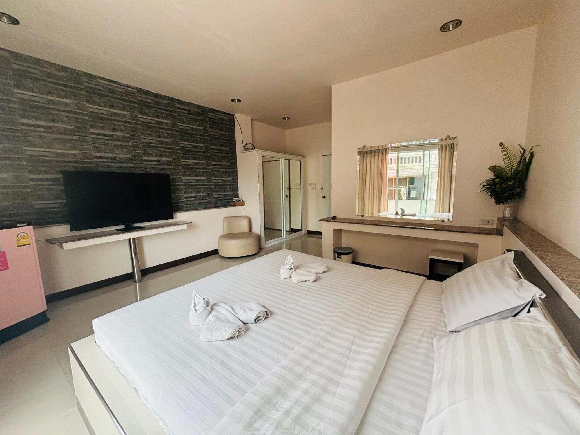Ree- Riverside,rama 3 Khách sạn 2*