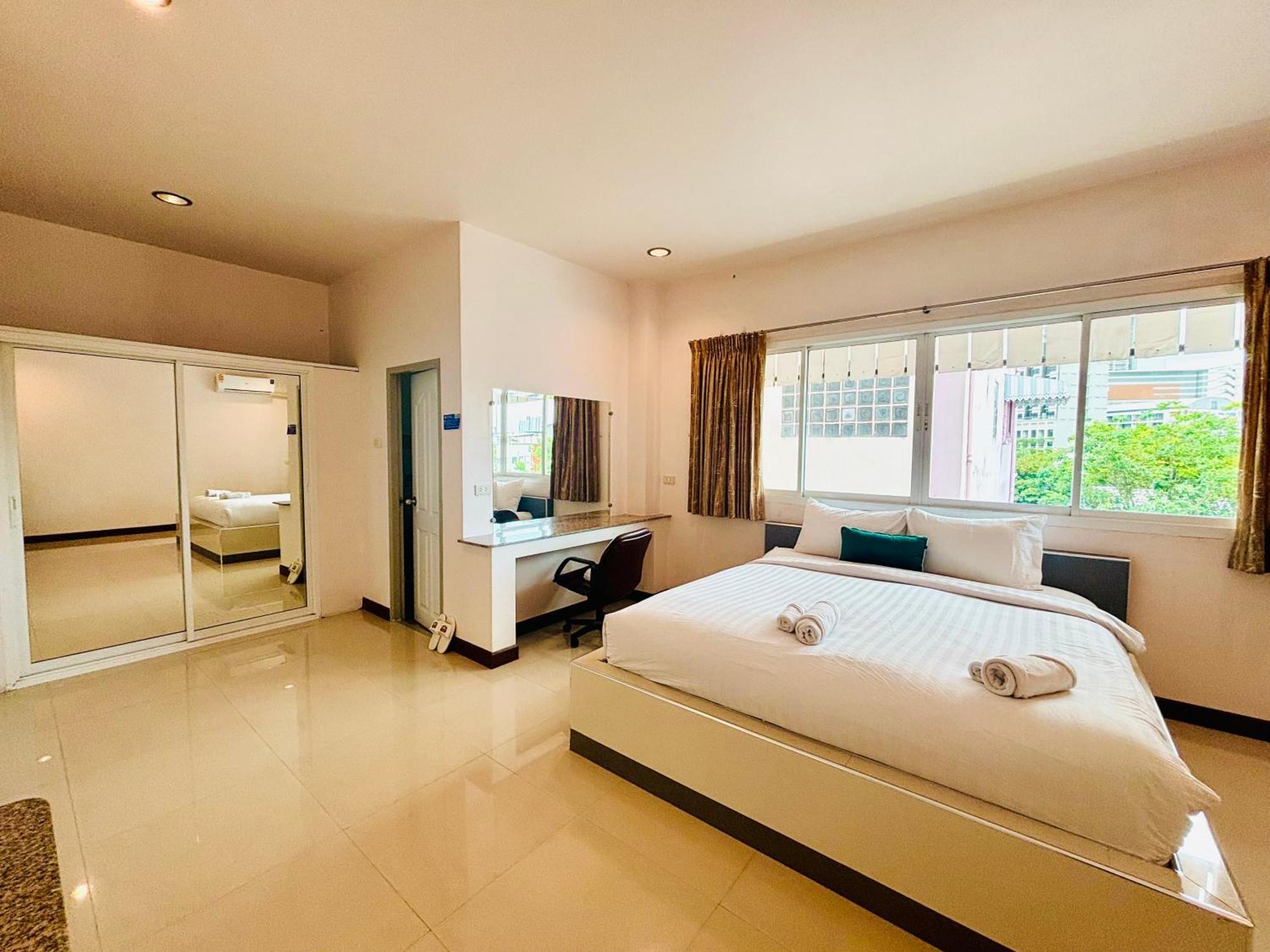 Khách sạn Ree- Riverside,rama 3 2*